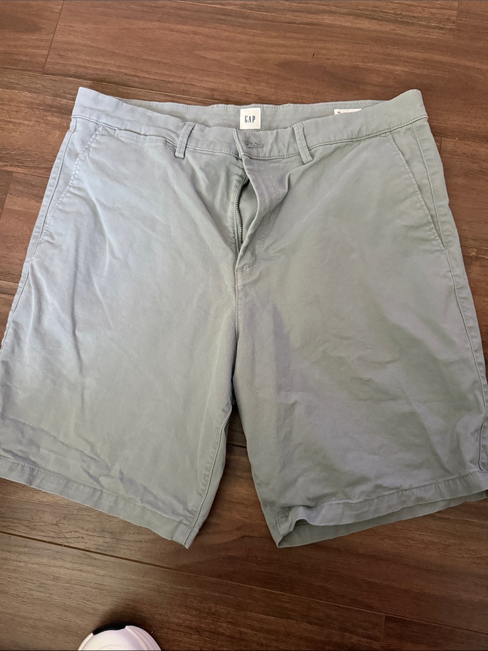 GAP Men's Light gray  Flat Front Chino Shorts